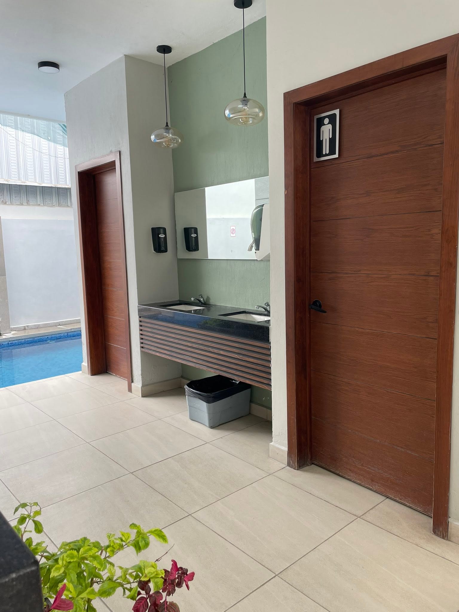 Servicios Sanitarios Impecables - Terraza La Opulenza